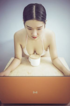久久色视频精品_BD电影全集观看