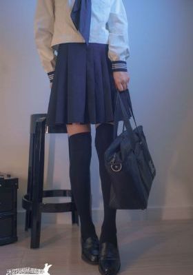欧美秋冬女士上衣_在线观看免费版