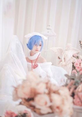 欧美裸体xxxxbbb_BD英语电影完整版